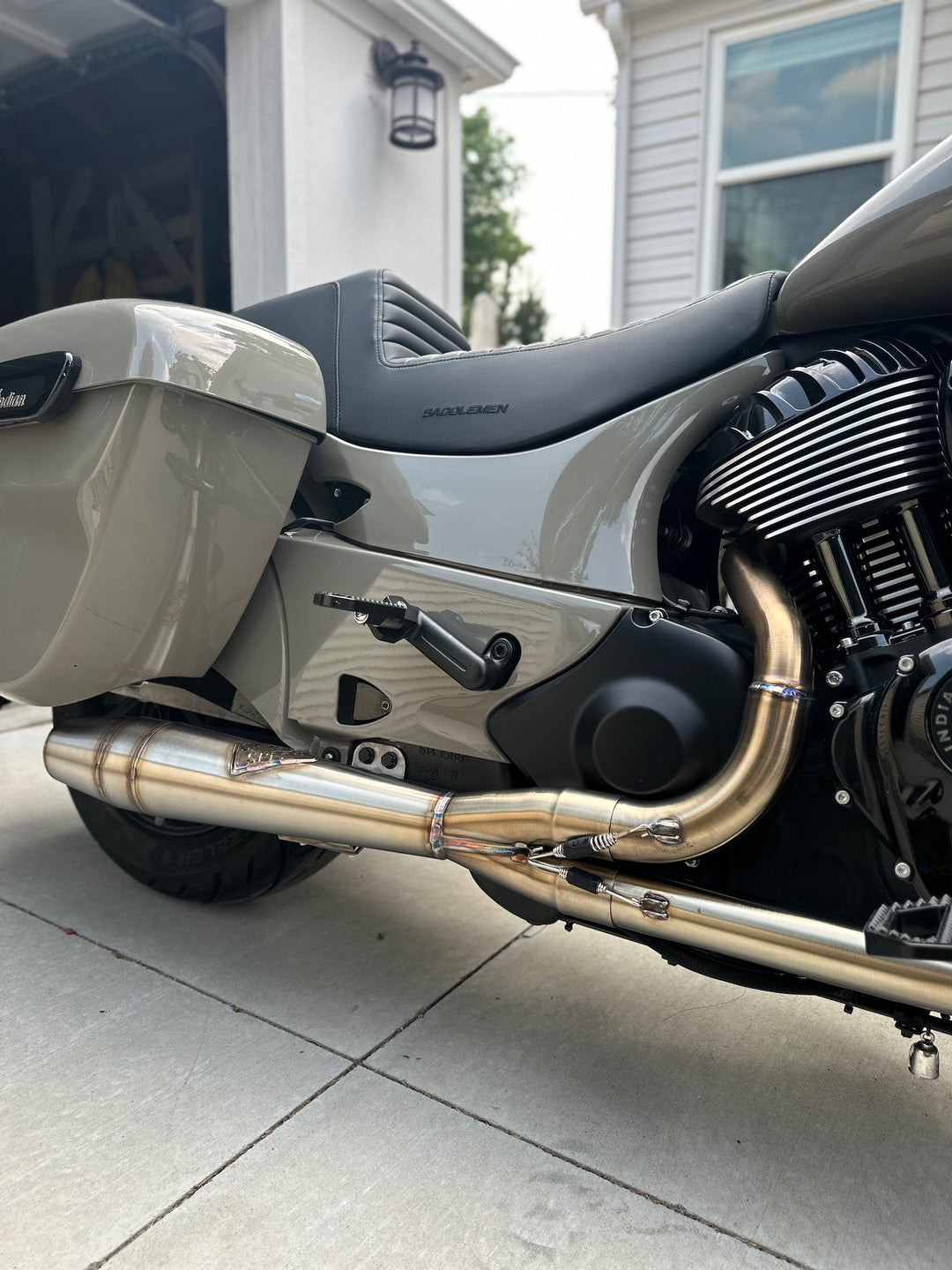 Indian Chieftain Mid-Length Exhaust