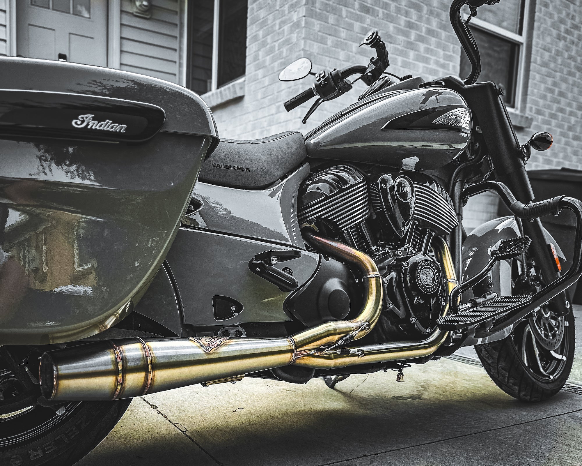 インディアン　チーフ　SAWICKI SPEED ステンレスマフラー Sawicki Exhaust for Indian Chieftain | Mid-Length & Full-Length