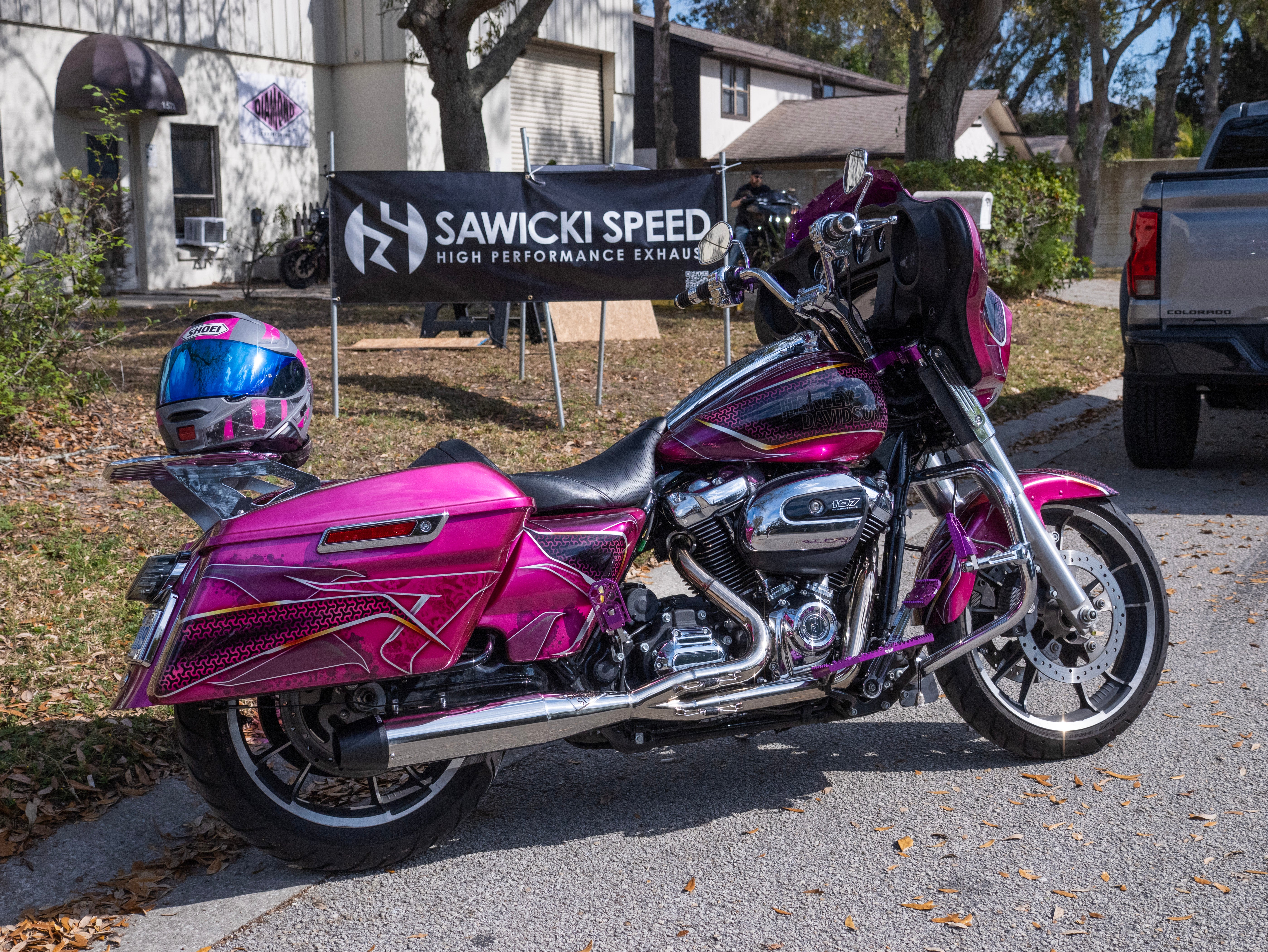 【U LAN】Harley Pig Daying Over Sleeveless Harley-Davidson M8 Breakout & Fat Boy Mid-Length Exhaust
